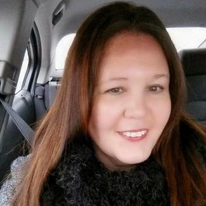 Meet your Posher, Lora